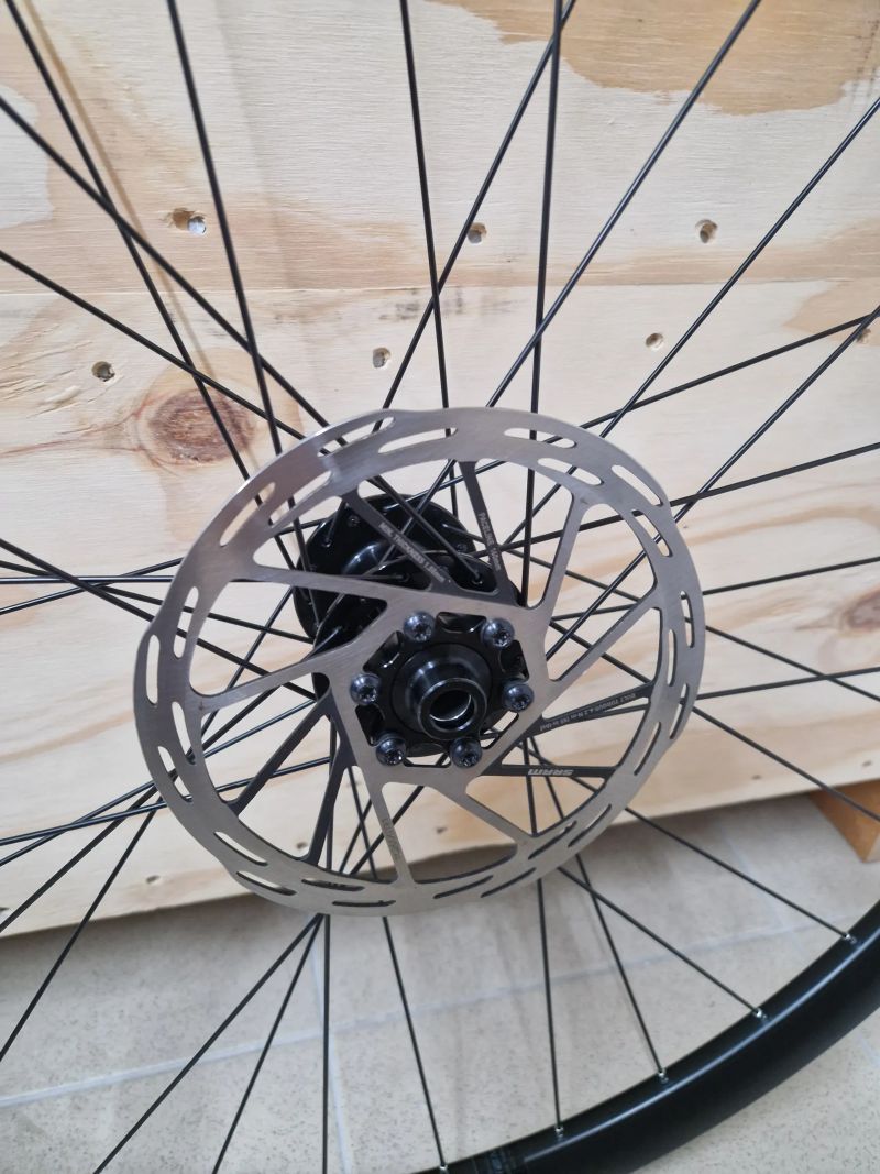 Prodám nová Italská zapletená kola Gipiemme Gravel 825 Disc. 