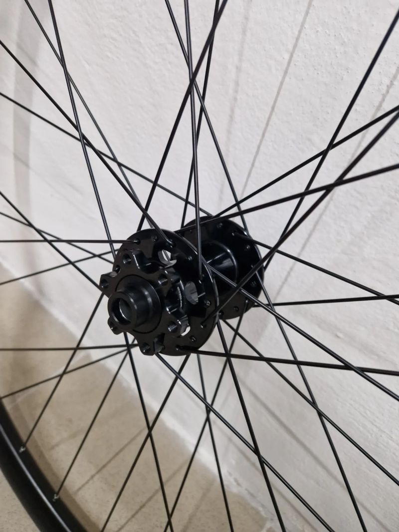 Prodám nová Italská zapletená kola Gipiemme Gravel 825 Disc. 