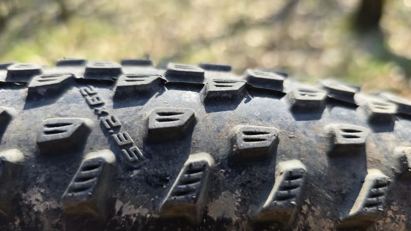 Lehce jeté pláště Schwalbe Racing Ralph a Racing Ray 29x2.35