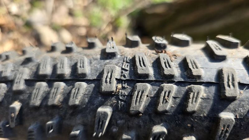 Lehce jeté pláště Schwalbe Racing Ralph a Racing Ray 29x2.35