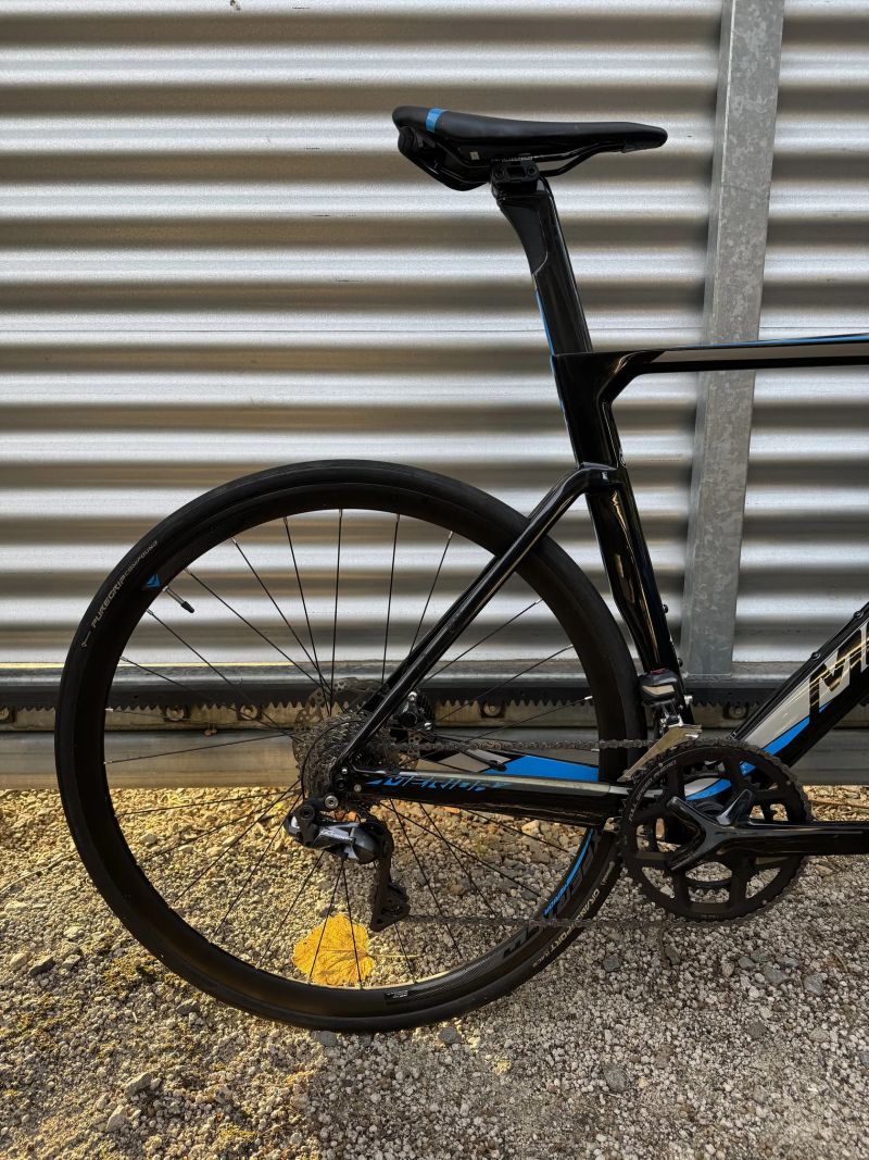 Merida Reacto - ULTEGRA Di2, WATTMETR, KARBONOVÝ KOKPIT