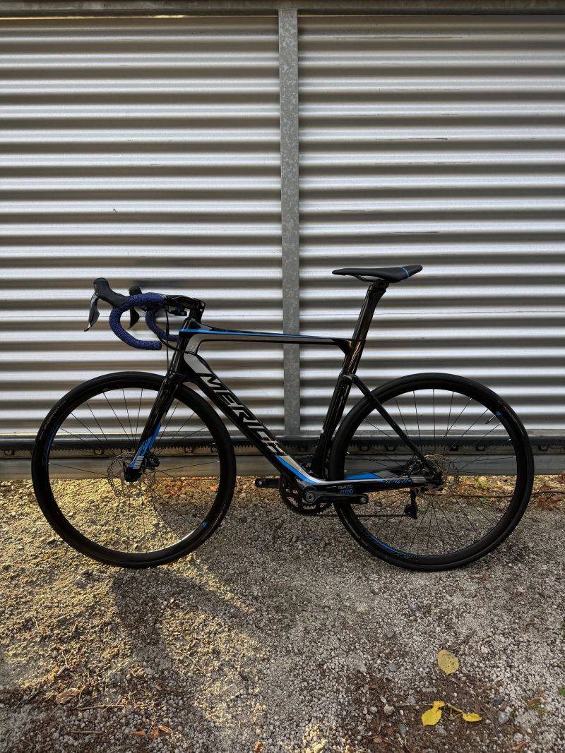 Merida Reacto - ULTEGRA Di2, WATTMETR, KARBONOVÝ KOKPIT