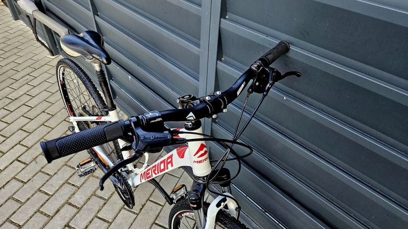 (47)Dámské Crossové/Trekingové kolo Merida