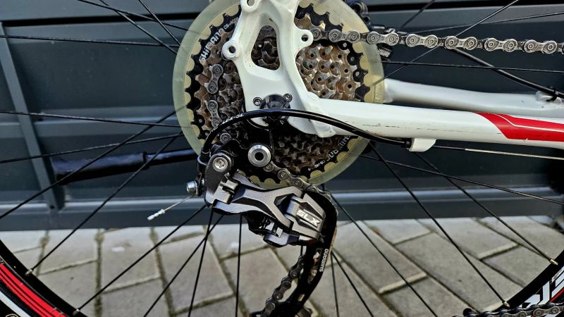 (47)Dámské Crossové/Trekingové kolo Merida