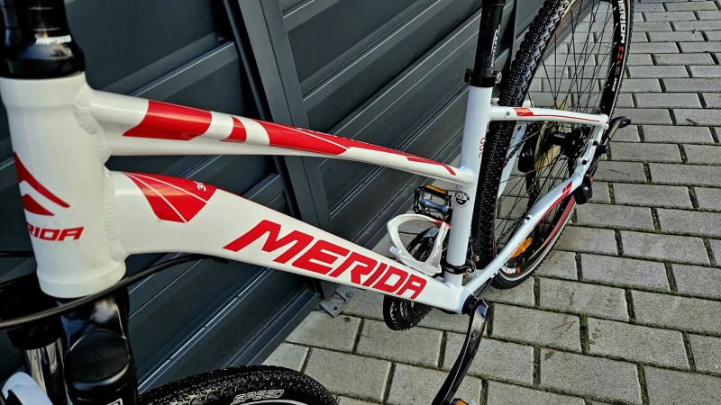 (47)Dámské Crossové/Trekingové kolo Merida