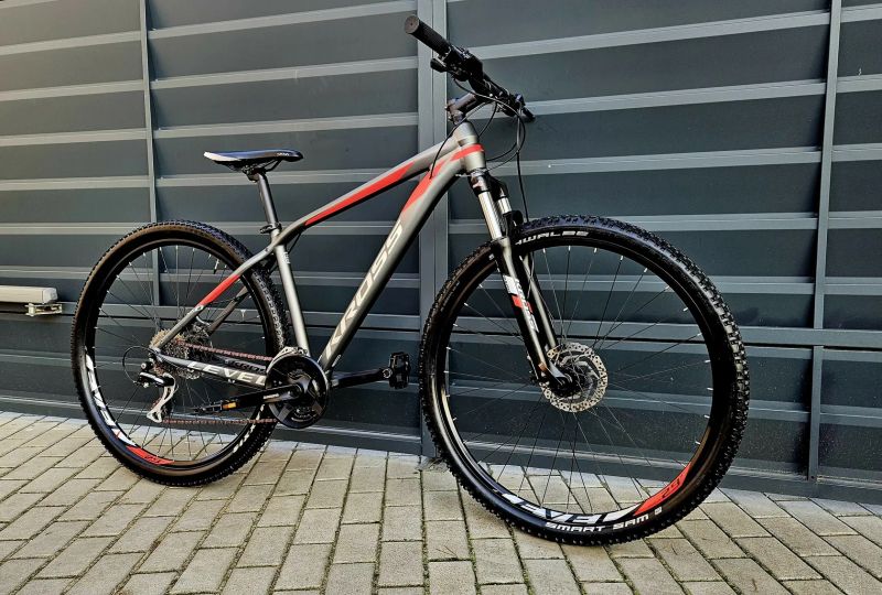 (48)Horské hliníkové kolo Kross 29"