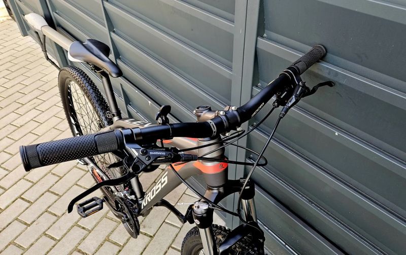 (48)Horské hliníkové kolo Kross 29"