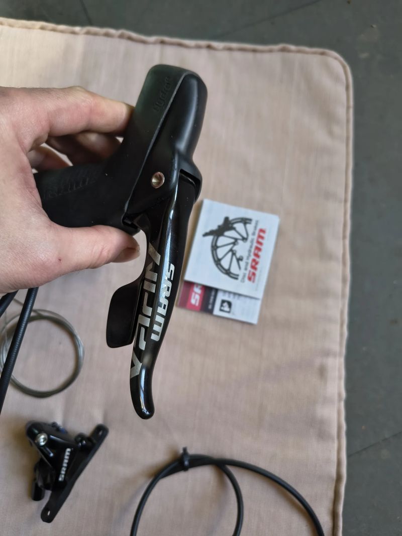 Páky Sram Apex 11 hdr