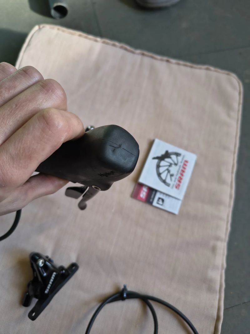 Páky Sram Apex 11 hdr