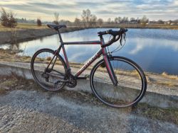 Silniční kolo Author Aura 22 (vel. 56 / L)