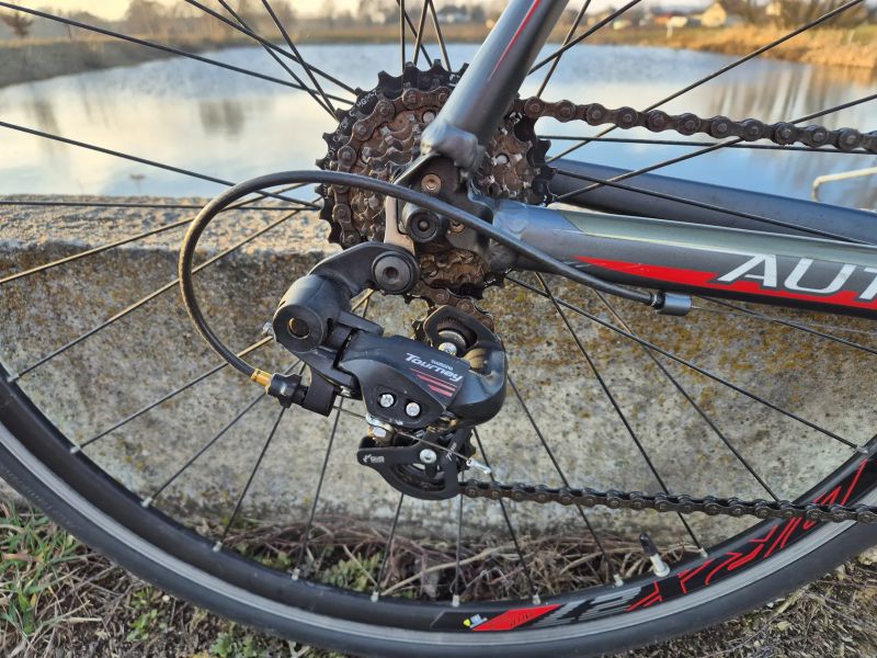 Silniční kolo Author Aura 22 (vel. 56 / L)