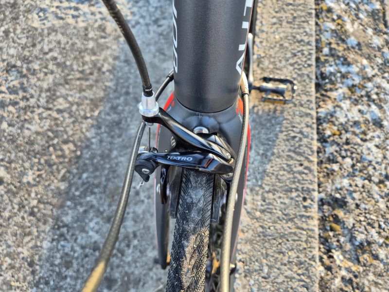 Silniční kolo Author Aura 22 (vel. 56 / L)