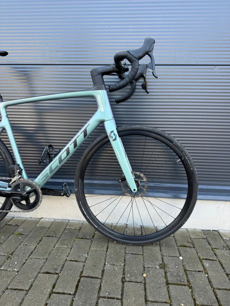 Scott addict 10 carbon velkost 58 elektricke radenie