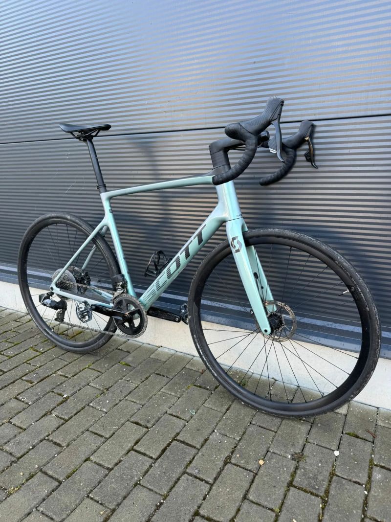 Scott addict 10 carbon velkost 58 elektricke radenie
