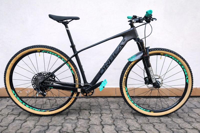 Horské kolo Orbea Alma M30 Carbon 29" 