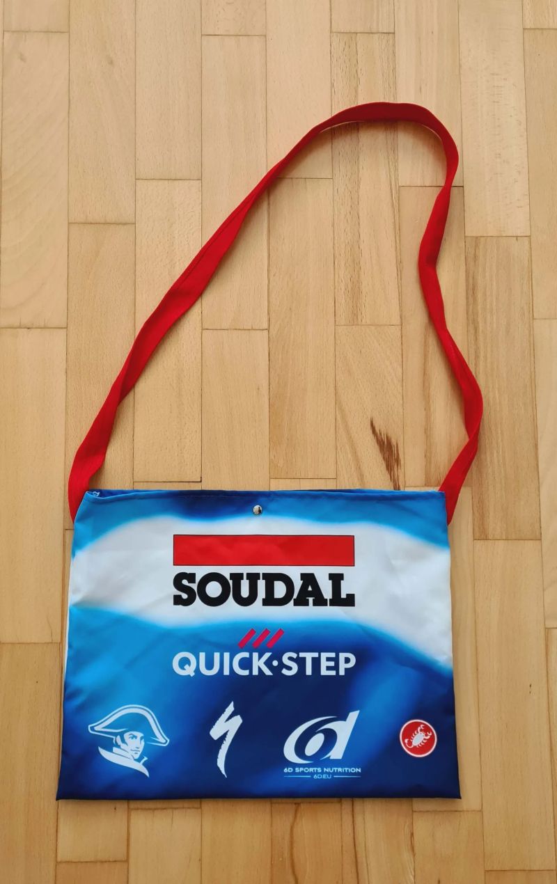Quick-Step (dres + doplnky) - originál
