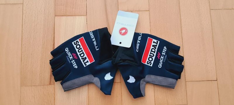 Quick-Step (dres + doplnky) - originál