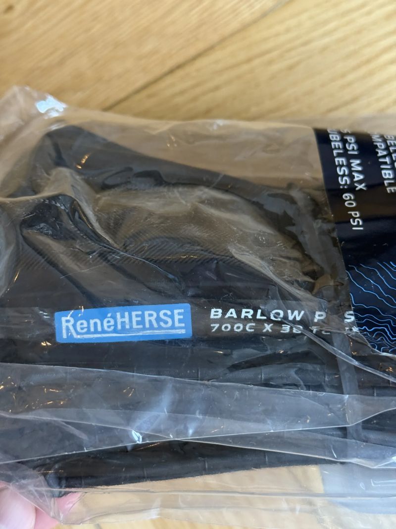 Pláště Rene Herse Barlow Pass 38mm