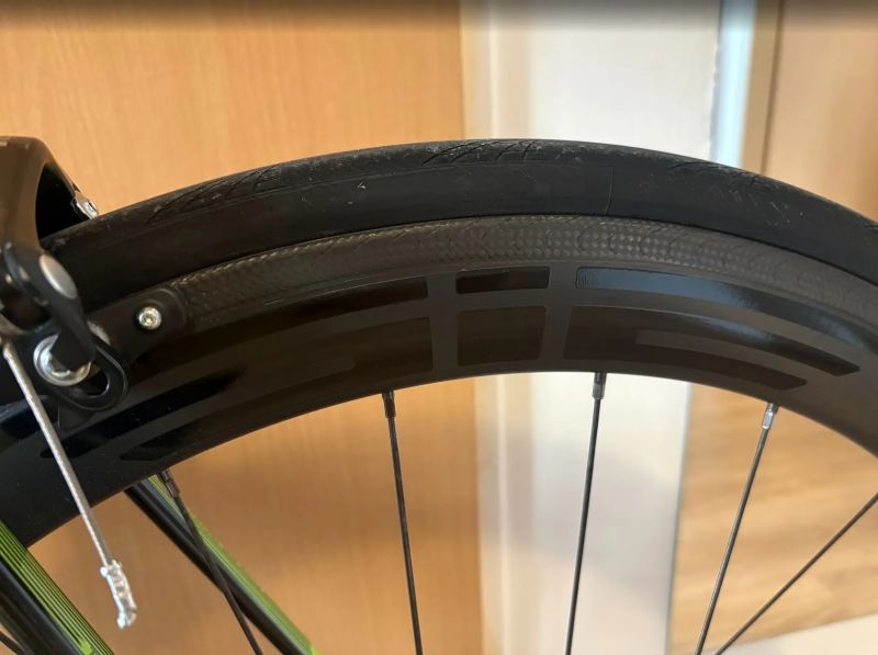 Cannondale SupersixEvo, vel 60, karbonové kolo o váze 7,8kg, včetně zapletených kol EIE