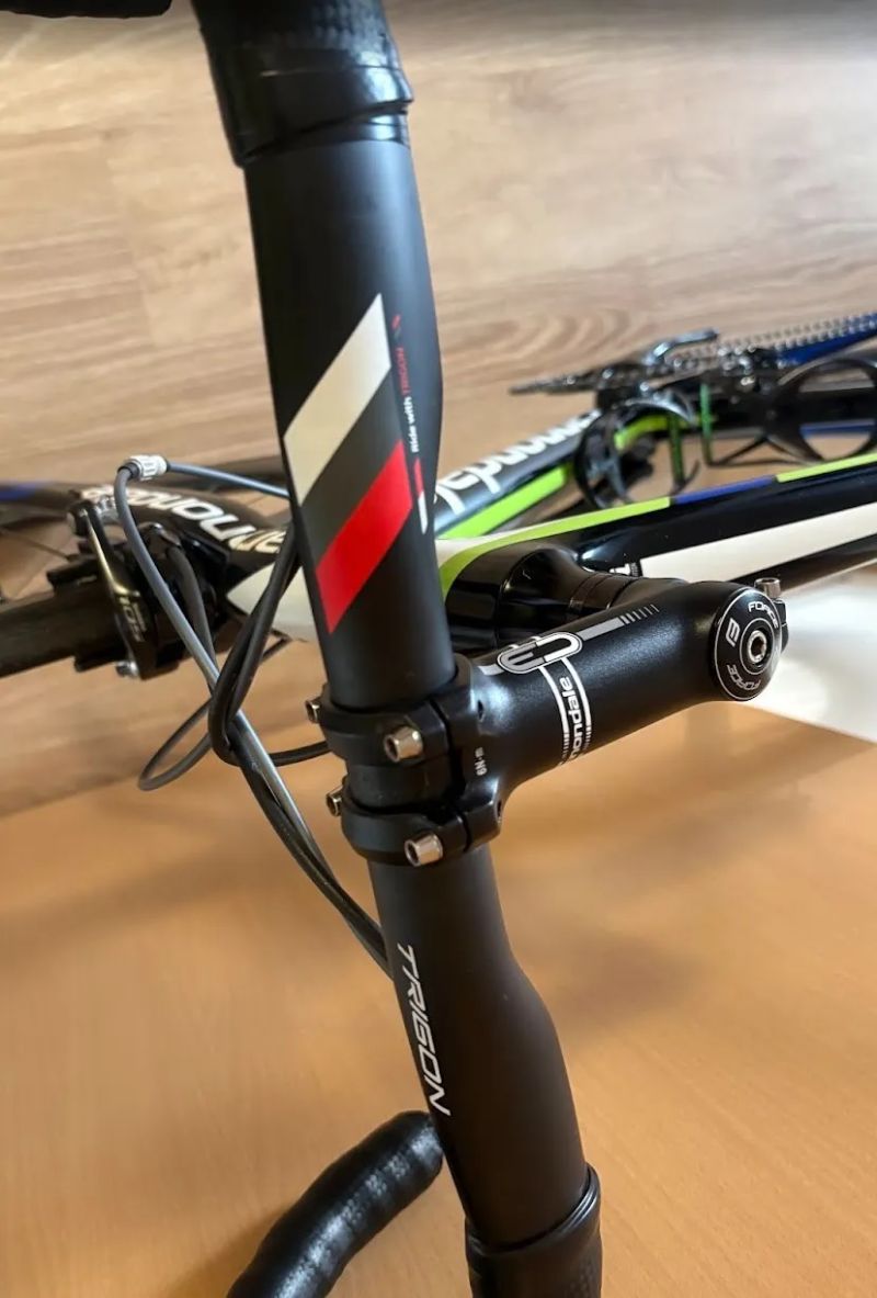 Cannondale SupersixEvo, vel 60, karbonové kolo o váze 7,8kg, včetně zapletených kol EIE