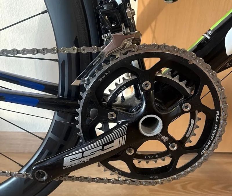 Cannondale SupersixEvo, vel 60, karbonové kolo o váze 7,8kg, včetně zapletených kol EIE