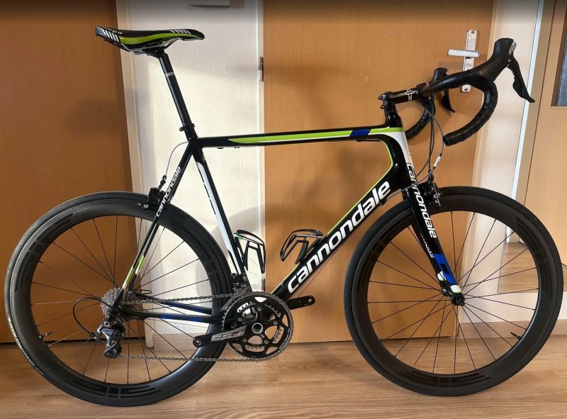 Cannondale SupersixEvo, vel 60, karbonové kolo o váze 7,8kg, včetně zapletených kol EIE