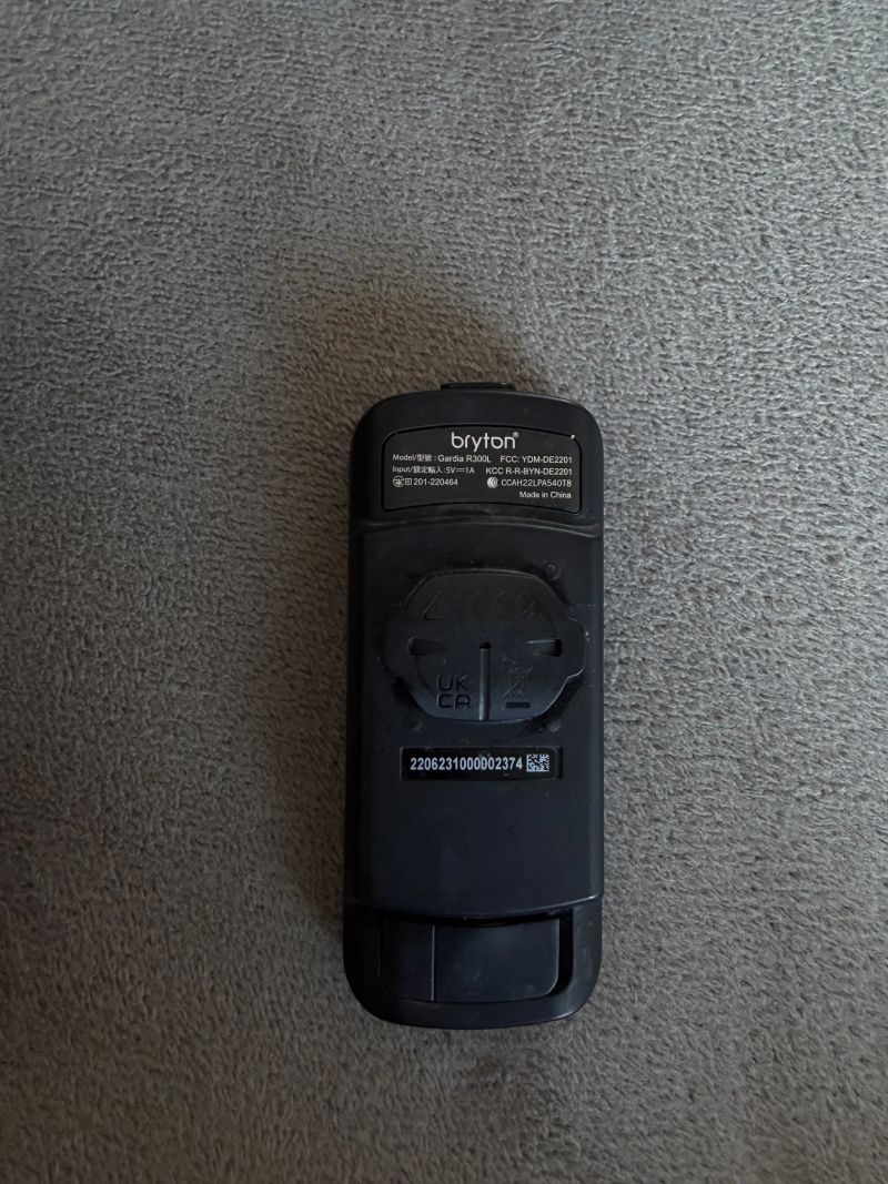 Zpětný radar Bryton Gradia R300L