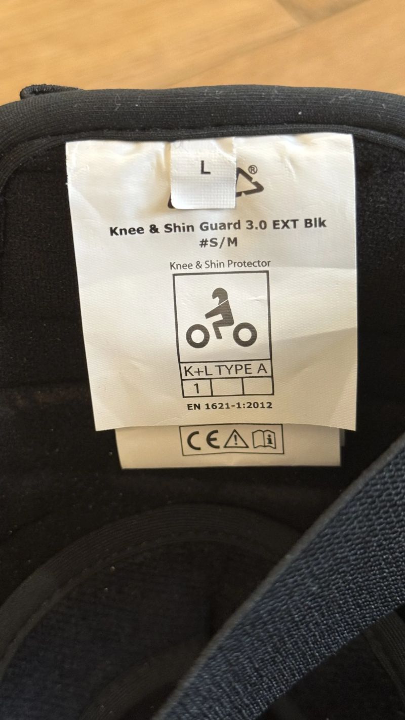 LEATT Knee Shin Guard 3.0 EXT chránič kolen a holení 