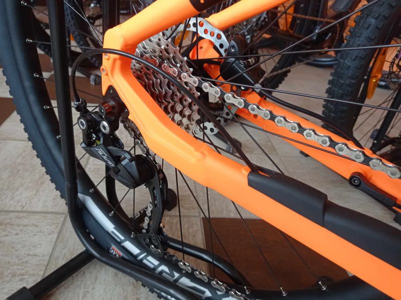 29" Leader Fox Oxnar, Panasonic GX, 720Wh baterie, velikost L/19,5"