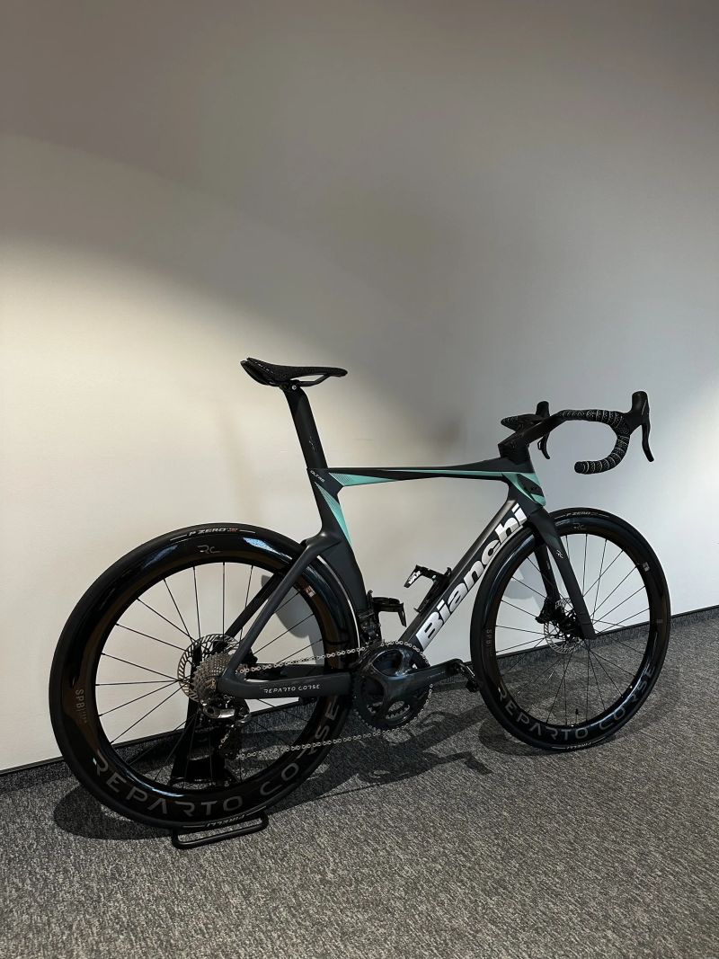 100% Itálie - Bianchi Oltre RC vel 57 + Campagnolo Super Record, NOVÉ, možnost odpočtu DPH 