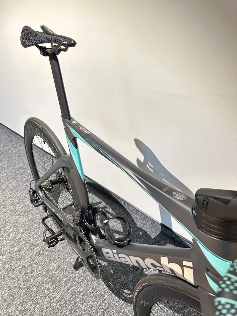 100% Itálie - Bianchi Oltre RC vel 57 + Campagnolo Super Record, NOVÉ, možnost odpočtu DPH 