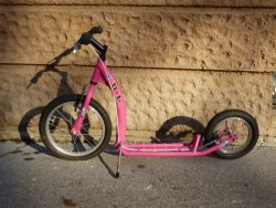 Dětská koloběžka Kostka vhodná od 4 let