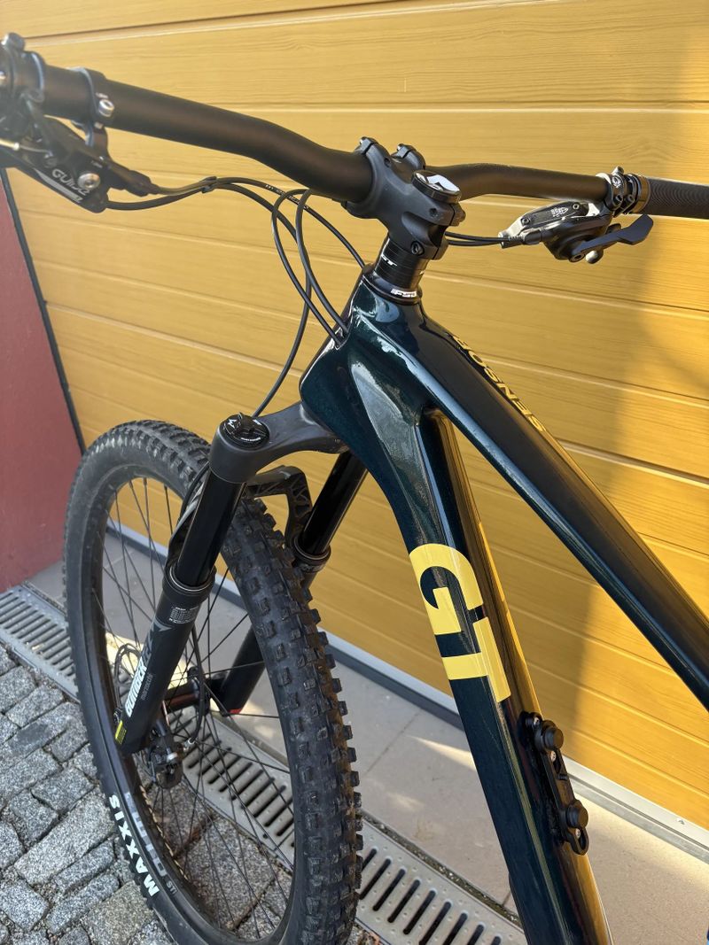 GT GT Sensor 29" Carbon ST Elite SST horské kolo
