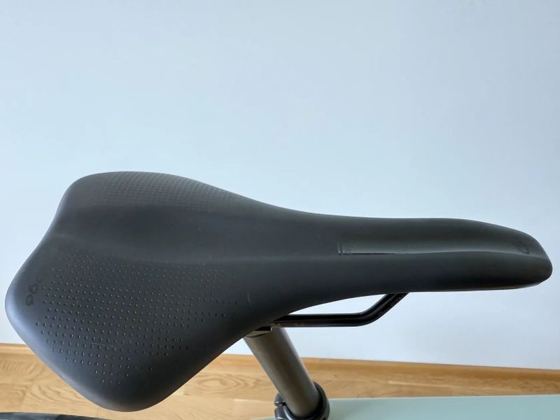 Gravel Focus Atlas 8.8 TOP stav + BONUS výbava