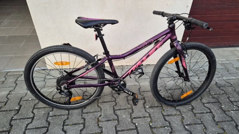 Amulet Tomcat 24, hezký stav