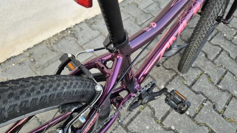 Amulet Tomcat 24, hezký stav