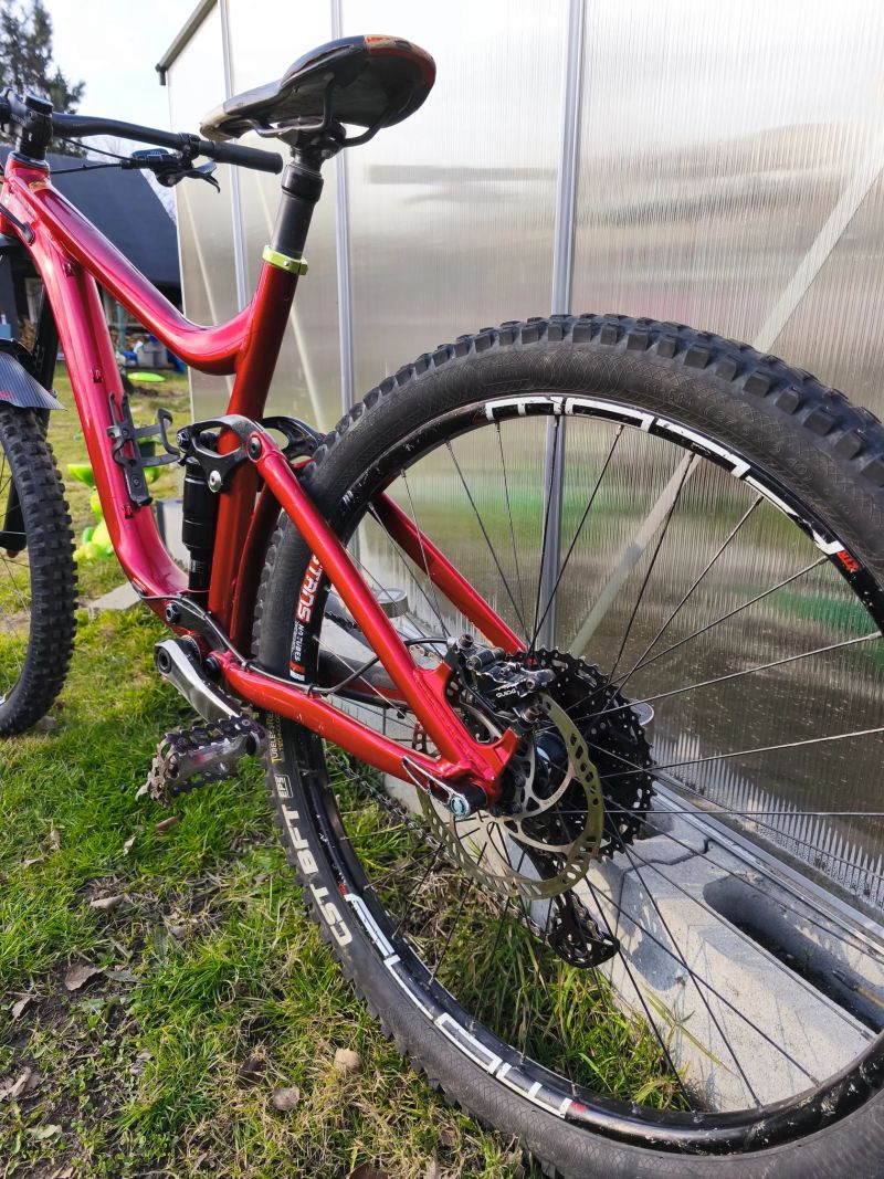 Giant Reign 27,5 M červený
