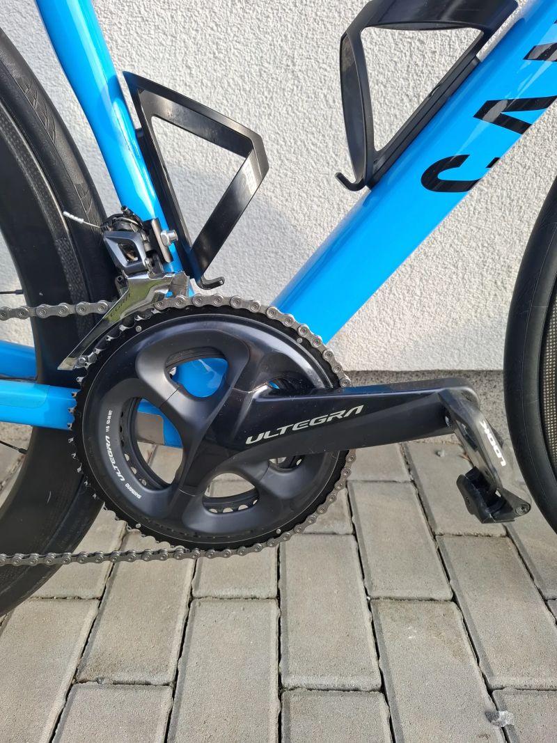 Canyon Ultimate CF SL 8 / Ultegra / karbon kola Hunt 50mm