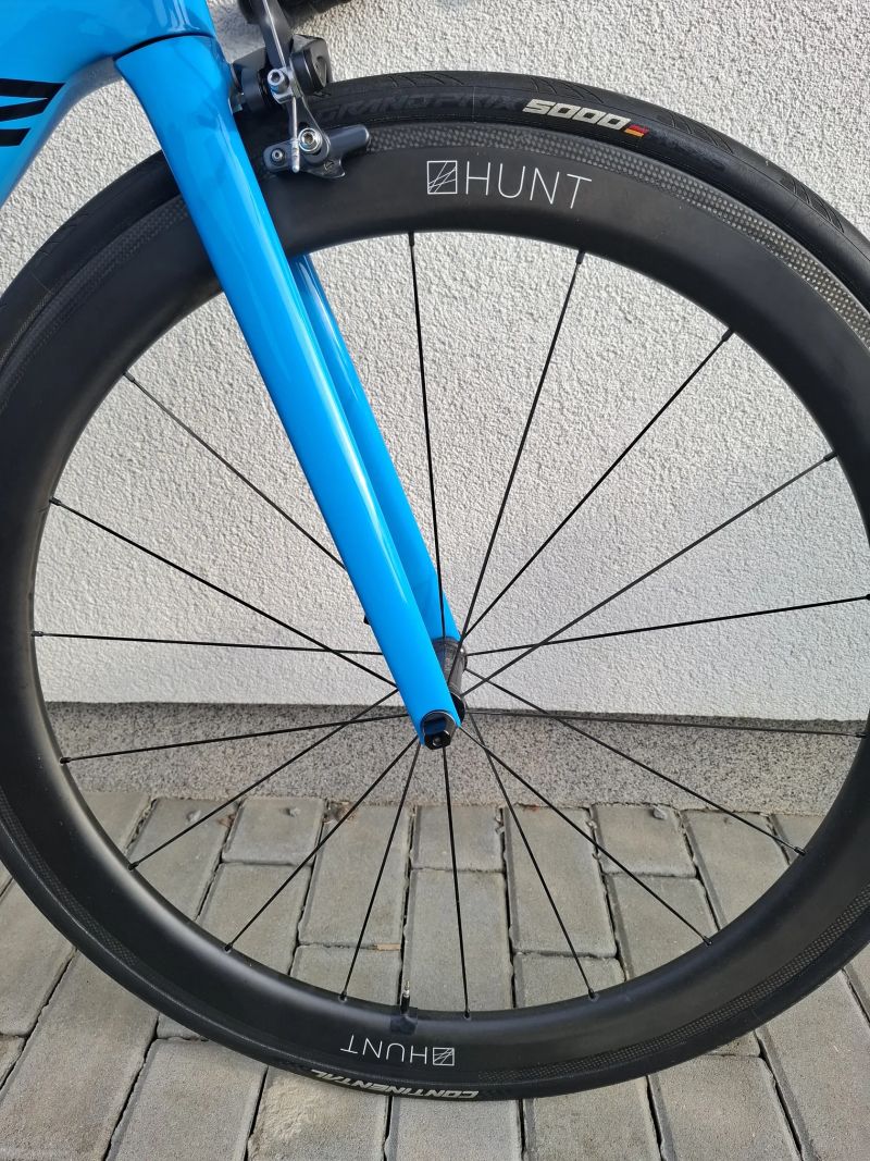 Canyon Ultimate CF SL 8 / Ultegra / karbon kola Hunt 50mm