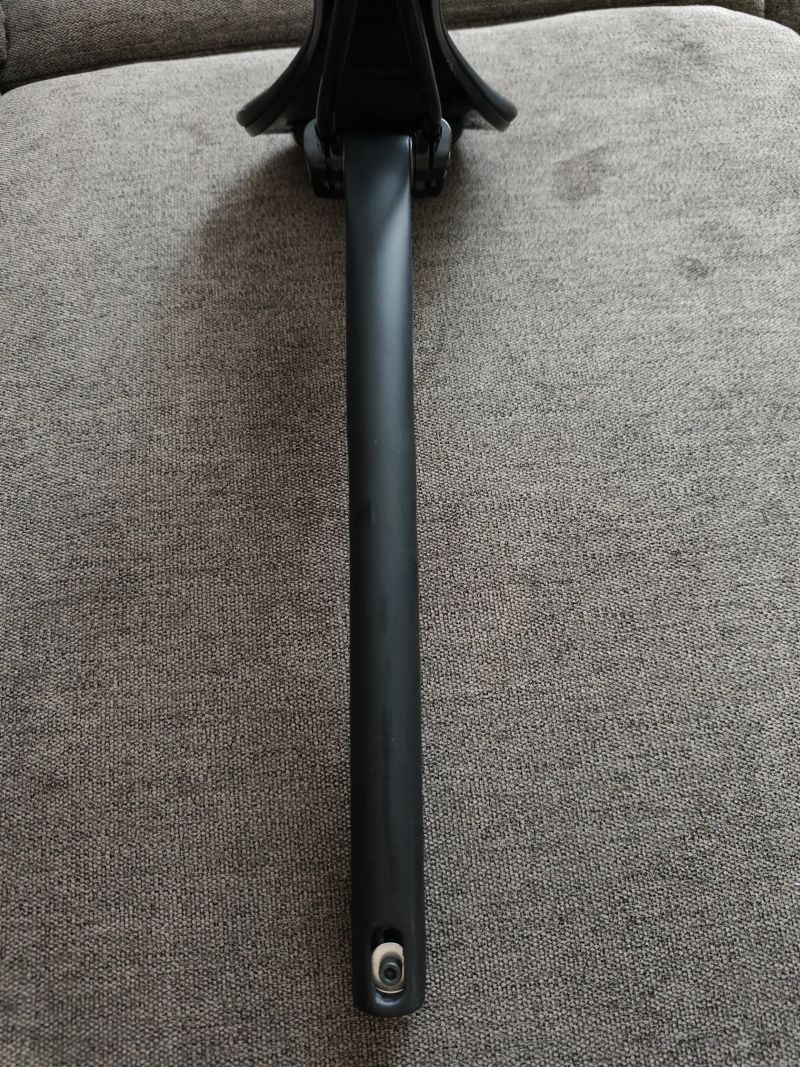 Karbonová sedlovka s offsetem 20 mm - na principu listové pružiny, 27,2mm