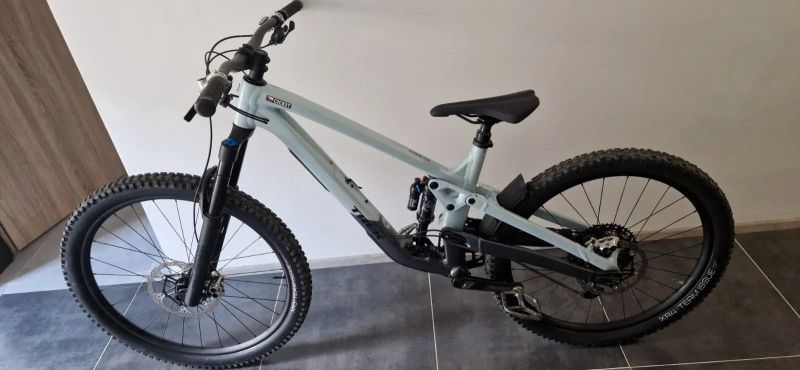 TREK Slash 8 Gen 6