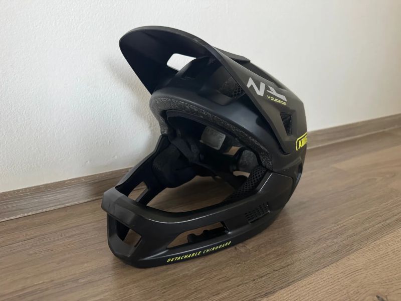 Dětská celoobličejová helma Abus YouDrop FF.