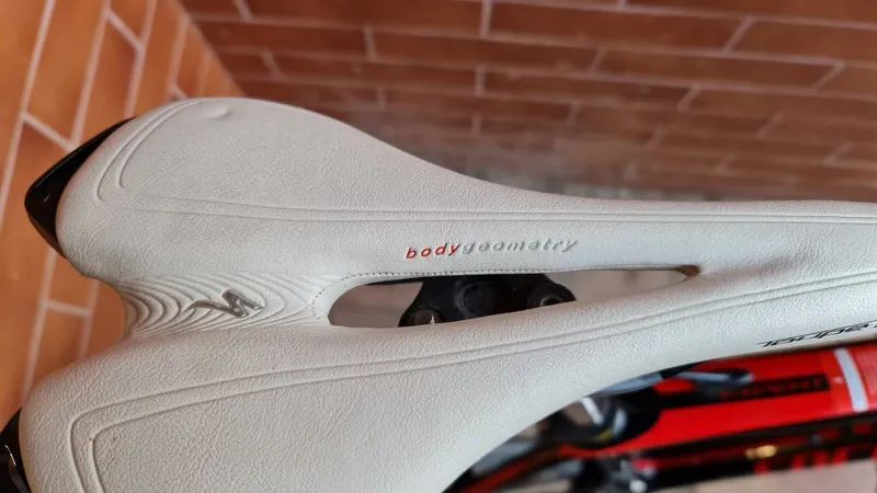 Specialized Roubaix Expert SL4 – Ultegra