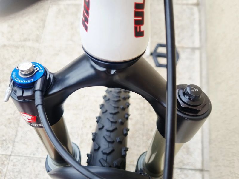 #33 Zánovní horské kolo Full R4.0 , pro 175-185cm 