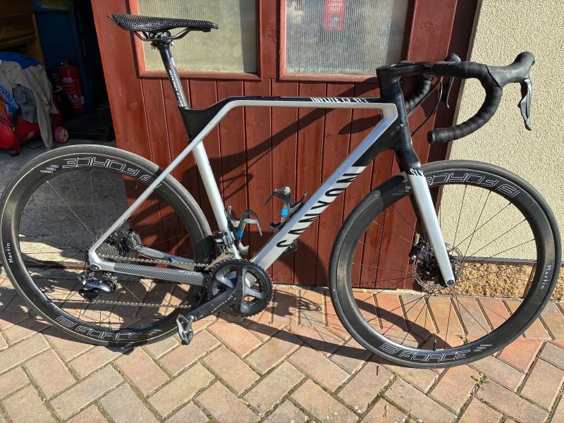 Canyon Inflite CF SLX + 2x sety karbon kol