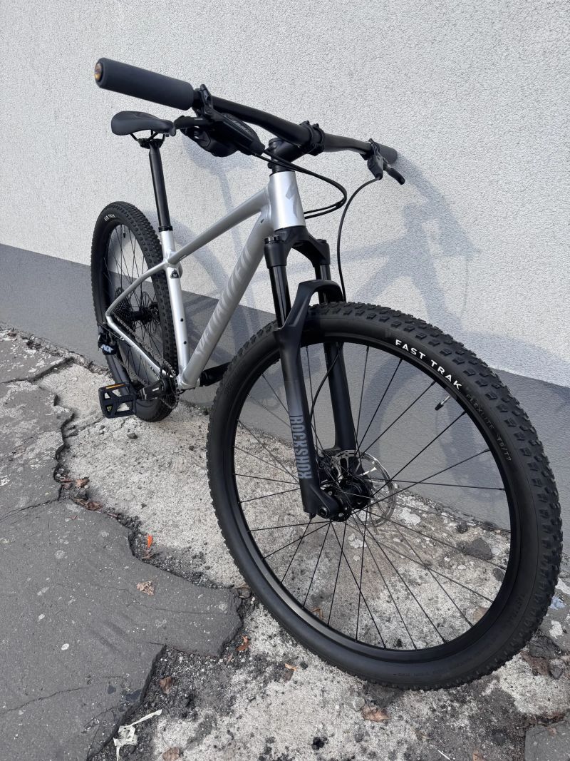 Specialized Chisel HT Comp vel. M, najeto do 100 km