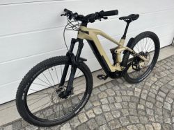 Cube Stereo hybrid Race 140