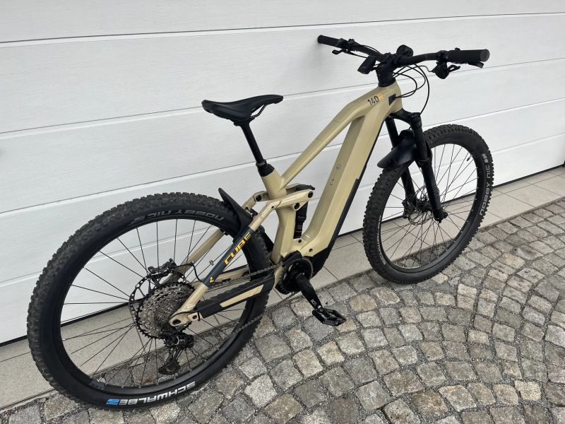 Cube Stereo hybrid Race 140