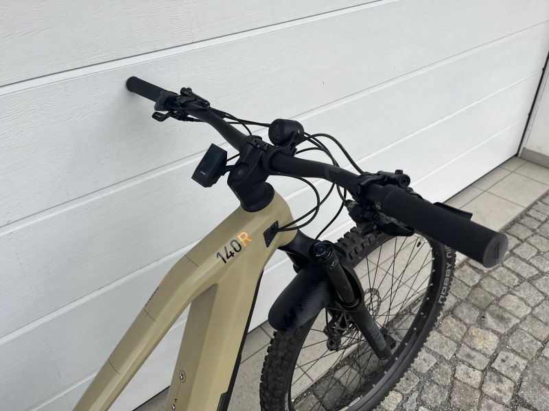 Cube Stereo hybrid Race 140