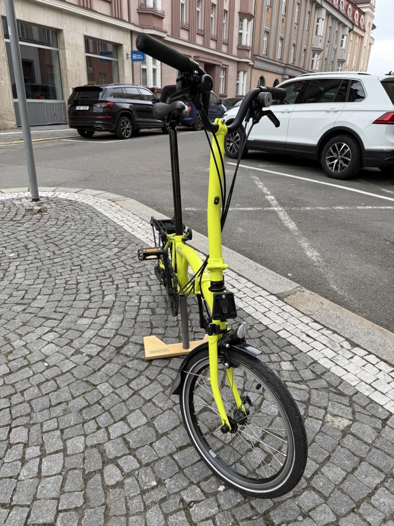 Brompton C-Line Lime Black Edition